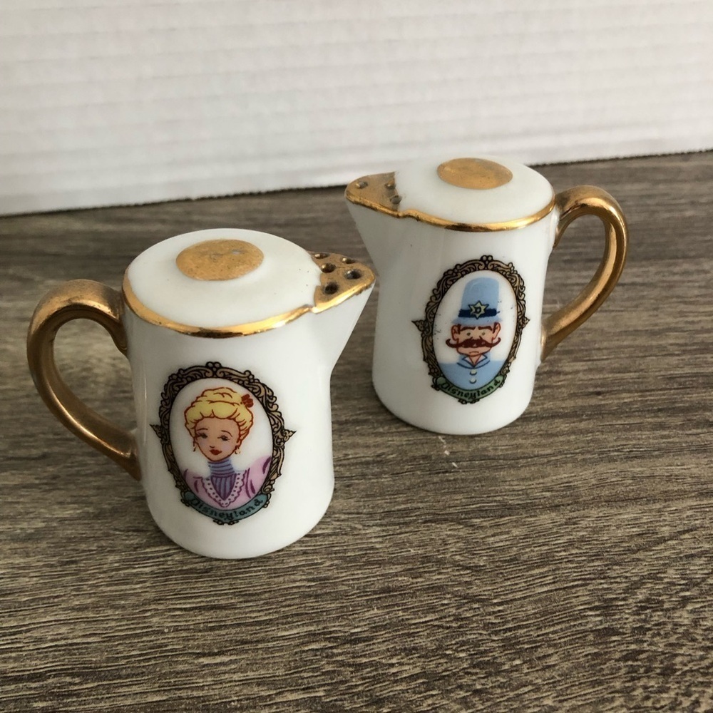 Vtg Disneyland Salt and Pepper Shakers
